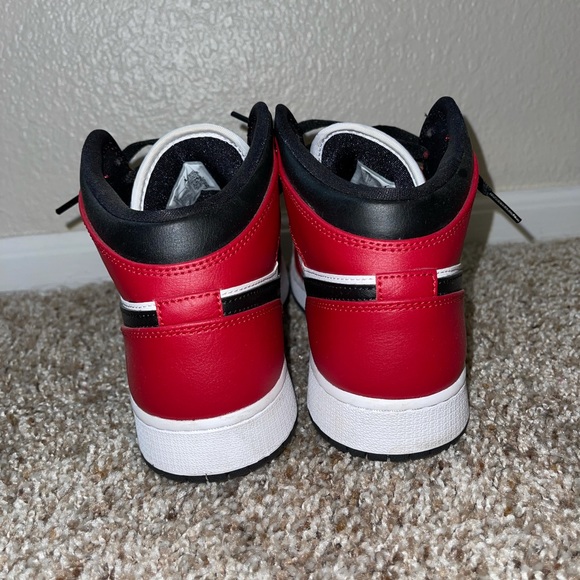 jordan 1 red mids - Picture 3 of 6
